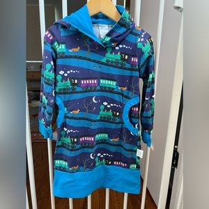 Kowik Organic cotton hooded dress with pocket.